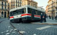 deragliamento tram a milano acquisiti i video sotto esame il dispositivo uomo morto 1772371695