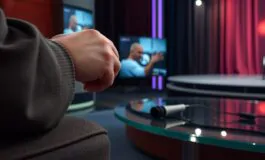 emozioni e imprevisti a domenica in mara venier in lacrime e sal da vinci inciampa in studio 1772449257 265x160