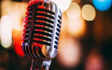 001-da-eccessi-alcool-strascichi-covid-ultimi-anni-artista