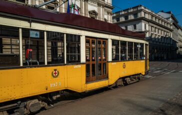 tram fuoco milano