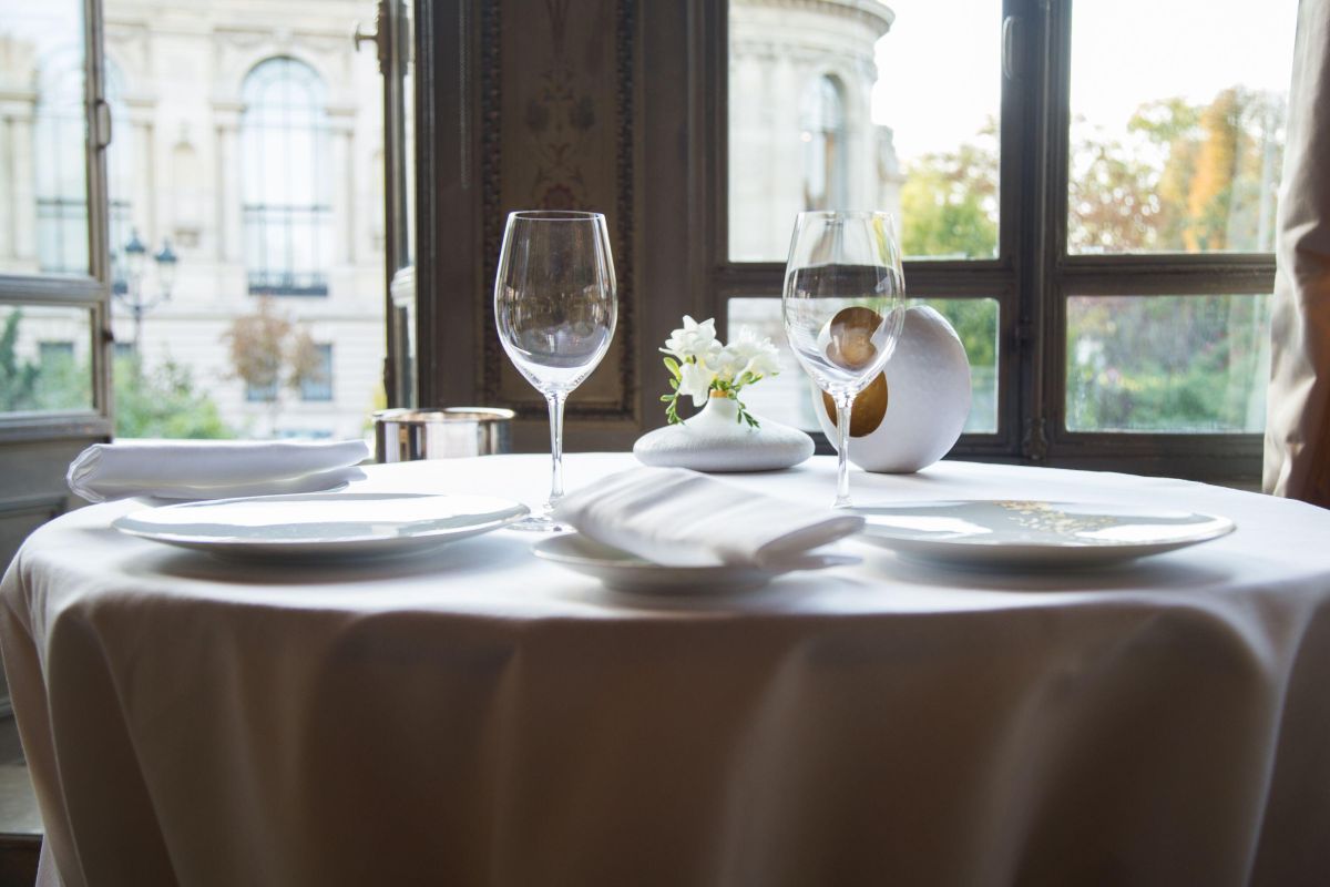 Roma sotto i riflettori: il soggiorno dell’attore Shia LaBeouf tra permessi speciali e tensioni