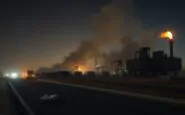 raid con droni sul bahrein incendio a al maameer e 32 feriti 1773042033