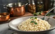 risotto alle erbe di campo con brodo di ossa tecnica e territorio 1772483838
