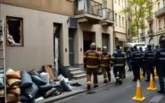 scoppio in condominio a milano aggiornamenti su feriti e evacuazioni 1772370038
