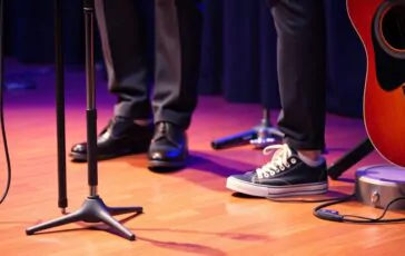 tredici pietro e gianni morandi il duetto a sanremo che ha fatto discutere 1772388391 364x230