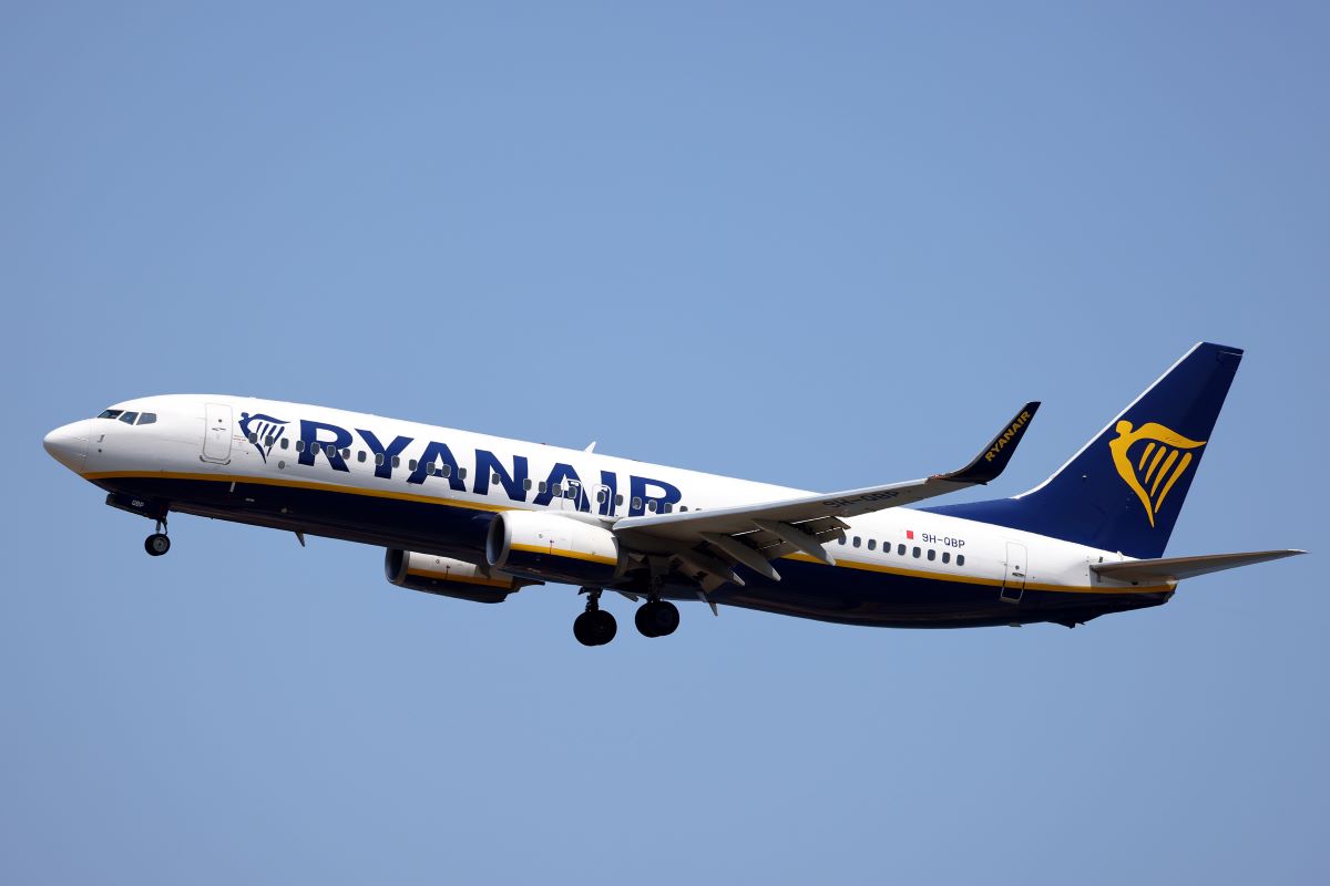 https://www.notizie.it/wp-content/uploads/2026/04/ryanair-cancella-i-voli-per-le-azzorre-cause-e-impatto-sui-viaggiatori-f0a64f59.jpg