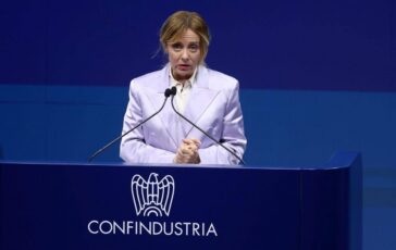 Confindustria Meloni Subito cantiere comune per riforma radicale burocrazia in Italia 364x230