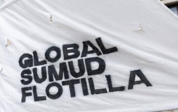 Flotilla il racconto di un attivista italiano Costretti in ginocchio con armi puntate persone prese a calci 364x230