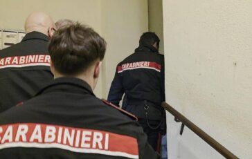 Ostia accoltellato al torace dalla compagna durante lite e grave 364x230