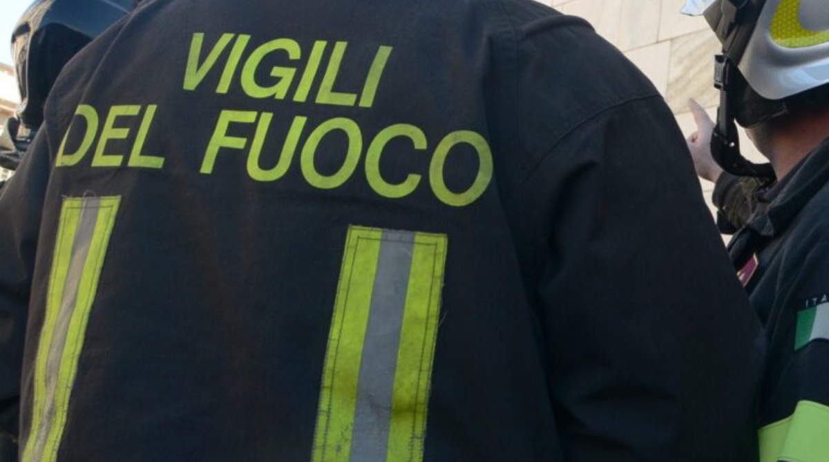 https://www.notizie.it/wp-content/uploads/2026/05/attentato-incendiario-contro-casa-di-un-giornalista-20enne-chi-e-adriano-cappell-819062b0.jpg