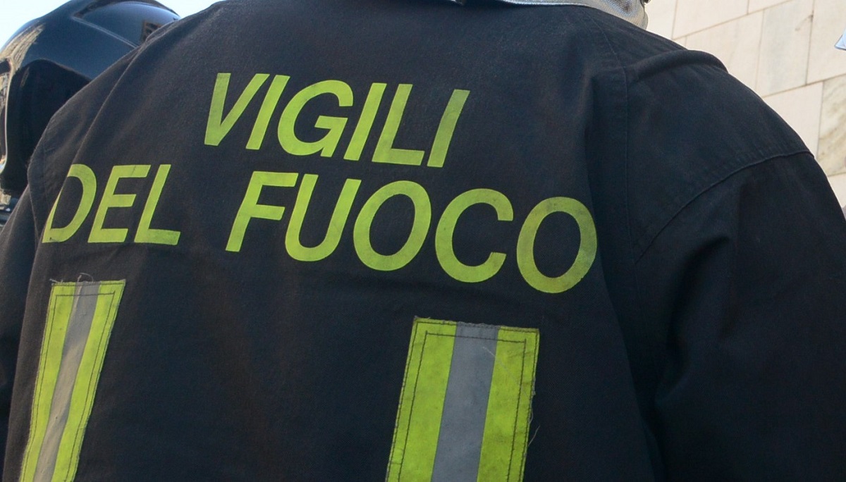 https://www.notizie.it/wp-content/uploads/2026/05/enorme-incendio-allex-vittorini-di-grugliasco-4af5aa84.jpg