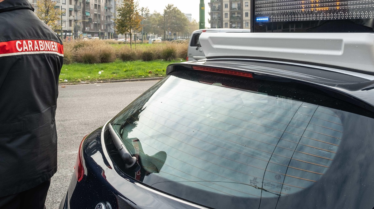 https://www.notizie.it/wp-content/uploads/2026/05/fiat-500l-trasformata-in-scuolabus-abusivo-trovati-13-bambini-a-bordo-b4379ab3.jpg