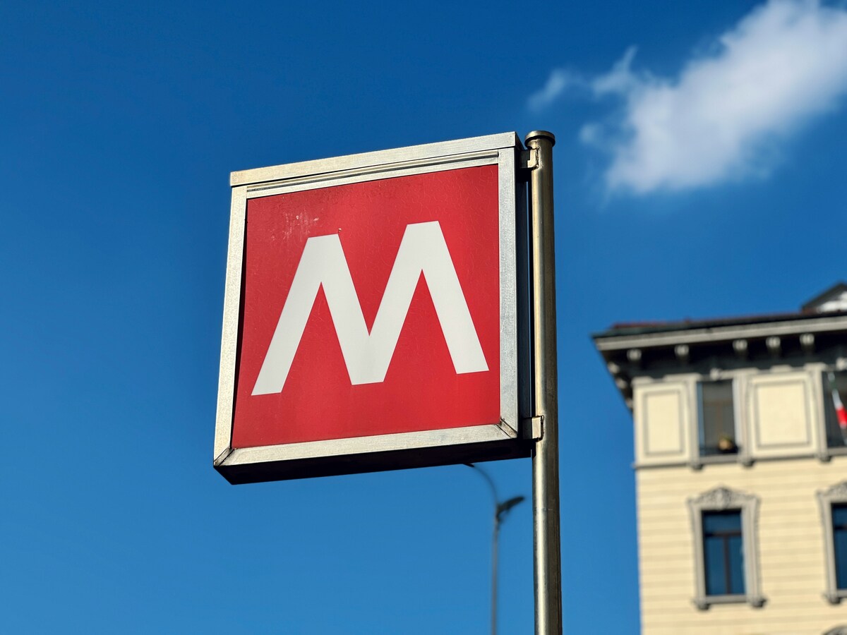 https://www.notizie.it/wp-content/uploads/2026/05/milano-metro-rossa-bloccata-per-tentato-suicidio-845399de.jpg