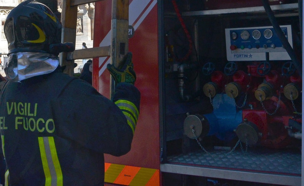 https://www.notizie.it/wp-content/uploads/2026/05/paura-incendio-a-dalmine-alta-nube-nera-visibile-da-chilometri-ff43d009.jpg