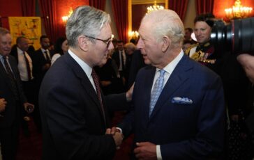 re carlo saluta starmer il rapporto di stima daccordo su temi sociali e ambiente 2