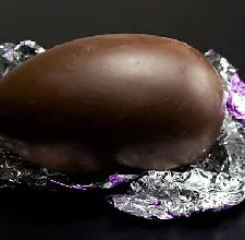 molded chocolate egg 800x800