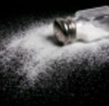 article page main ehow images a05 4s 6u sea salt vs iodized 800x800