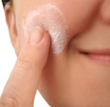 article page main ehow images a04 h9 sh fade acne scars naturally 800x8001