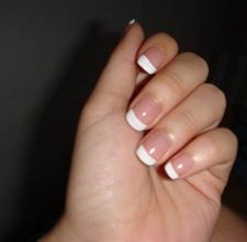 article page main ehow images a04 bb 95 french manicure differ other manicures 800x800