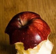 article page main ehow images a07 rt h1 keep peeled apples turning brown 800x800